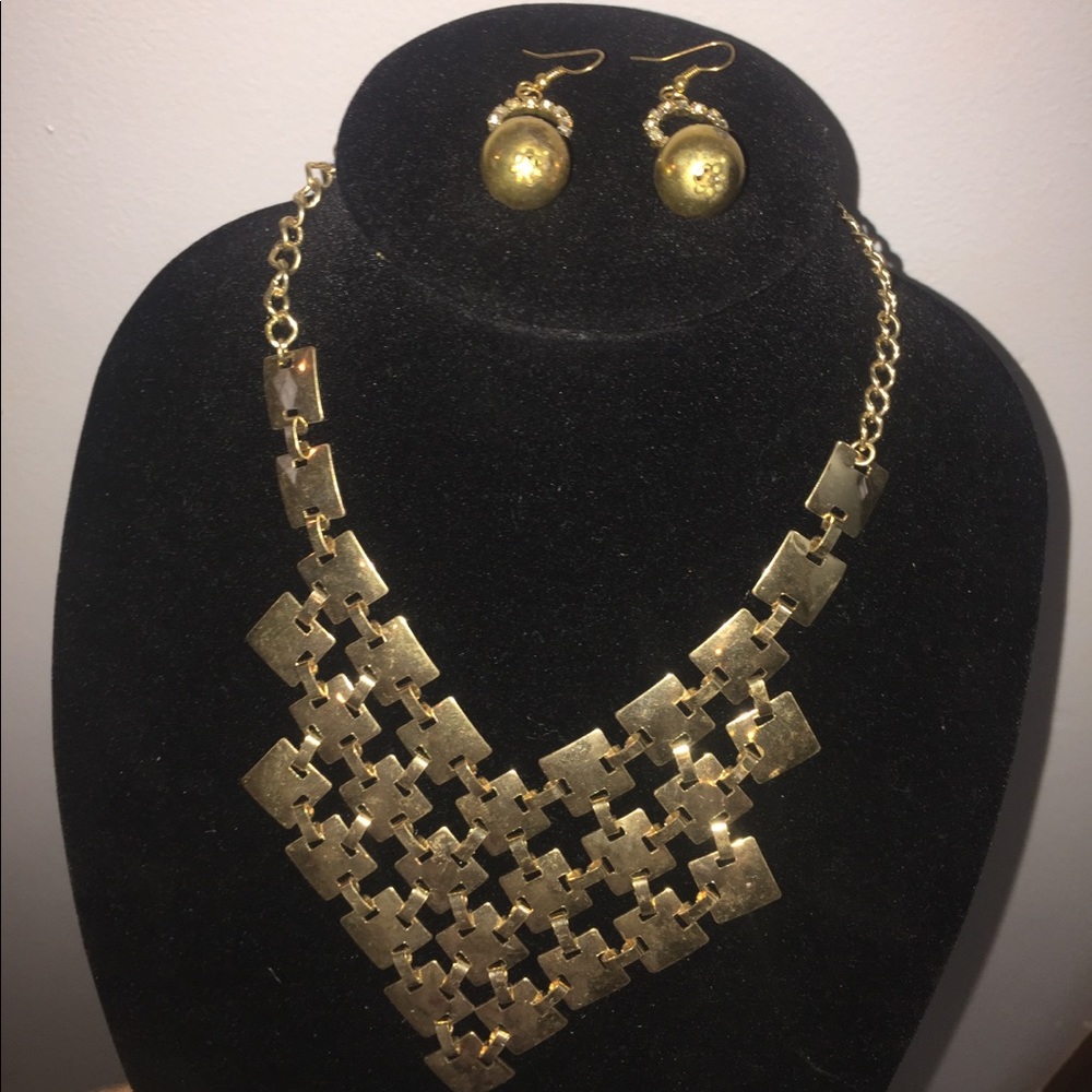 New earrings & necklace set